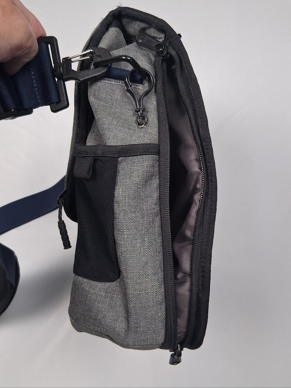 Timbuk2 San Francisco Command Messenger CrossBody Bag Laptop Organizer Gray/Blue - Picture 12 of 16